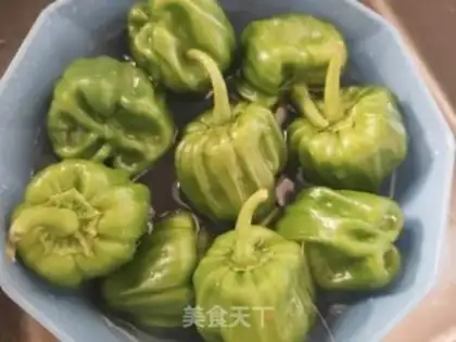 Make Shrimp skin and chili pepper step 0
