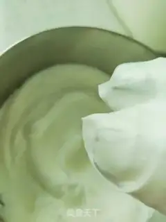 Make Coconut Swiss roll step 14