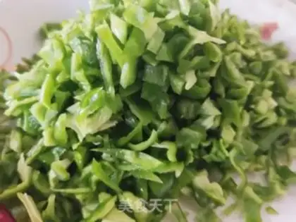 Make Shrimp skin and chili pepper step 1
