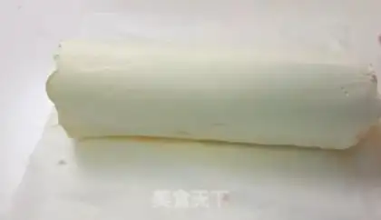 Make Coconut Swiss roll step 17