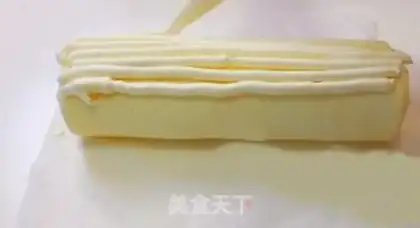 Make Coconut Swiss roll step 18