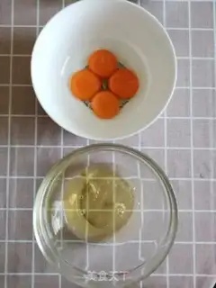 Make Fruit cream box cake step 1