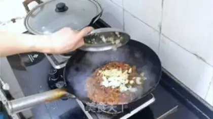 Make Pork bean horned noodles step 4