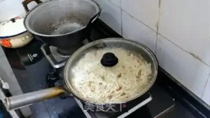 Make Pork bean horned noodles step 8