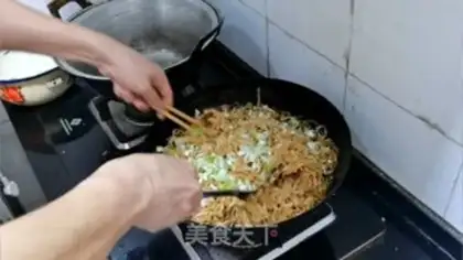Make Pork bean horned noodles step 11
