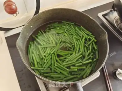 Make Garlic beans step 2