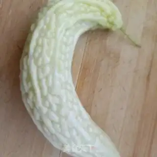Make Eggs with bitter melons step 0