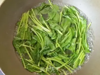Make ♪ Golden fungus spinach ♪ step 2