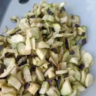 Make Cheese and vine pepper sauce step 1