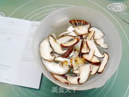 Make Soup of mushrooms step 1