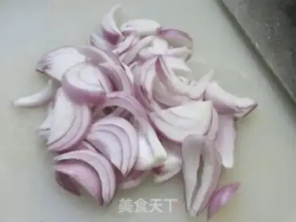 Make Eggs and onions step 2