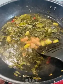 Make Sour-cracker omelet soup step 2