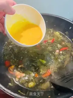 Make Sour-cracker omelet soup step 4