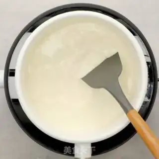 Make Cream Swiss roll step 4