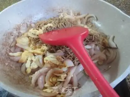 Make Eggs and onions step 11