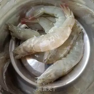 Make Old cucumber makes shrimp step 1