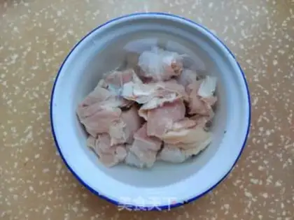 Make Potato steamed chicken legs step 1