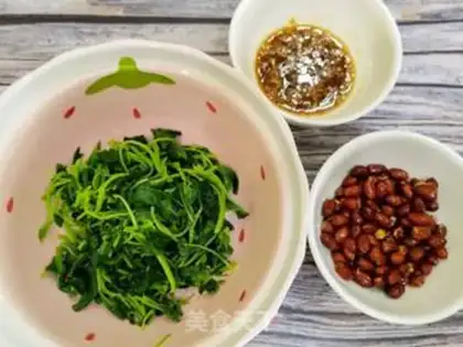 Make Porridge and peanuts step 4