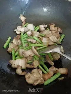 Make Five flowers and four beans step 4