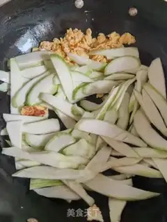 Make Eggs and silk step 5