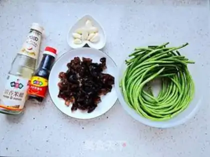 Make Garlic mashed bean chords step 0