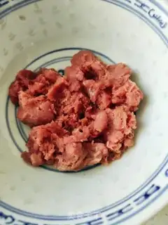 Make Beef onion pie step 1