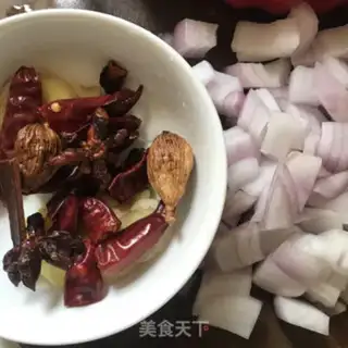 Make Homemade tomato beef noodles step 3