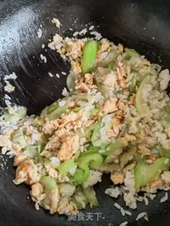 Make Smelt egg fried rice step 4