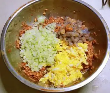 Make Four seasons of beans and three fresh dumplings step 4