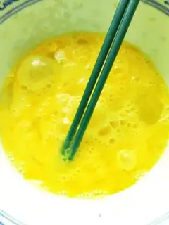 Make Chili cooking eggs step 2