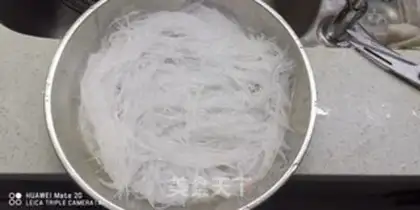 Make Garlic fan steamed roach shrimp step 0