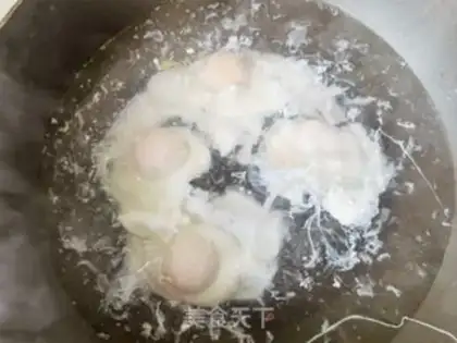 Make Cinnamon wine and eggs step 3