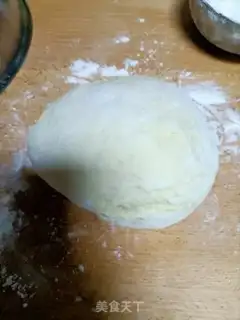Make Milk and red dates and bean buns step 2
