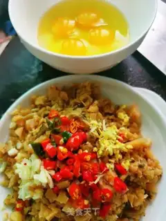 Make Spicy and fried eggs step 1