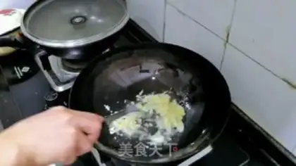Make Pepper fried eggs step 0