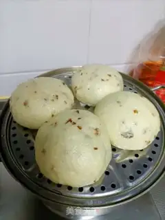 Make Milk and red dates and bean buns step 10