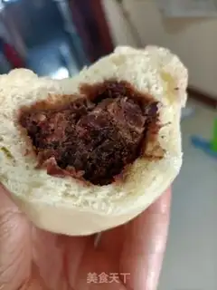 Make Milk and red dates and bean buns step 12