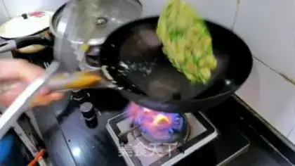 Make Pepper fried eggs step 3