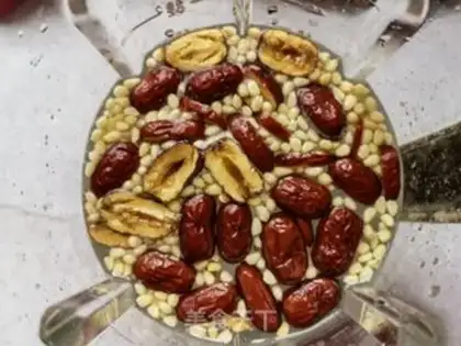 Make Pines, red dates, beans step 6