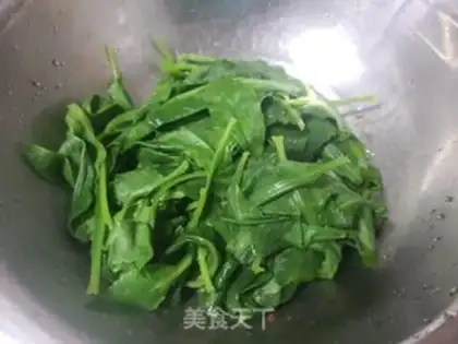Make Scrambled eggs step 1
