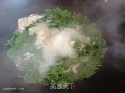 Make Squidfish, eggs and leaves soup step 7