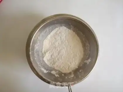 Make Milky Chifeng cake step 2