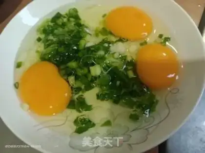 Make Onion fried eggs step 0