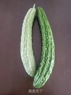 Make A bitter melon with onions step 0