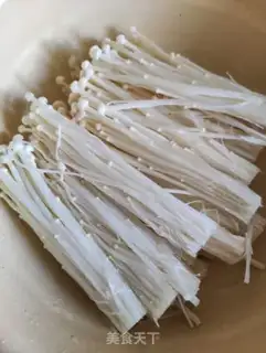 Make Beef paste evaporation needle mushrooms step 0