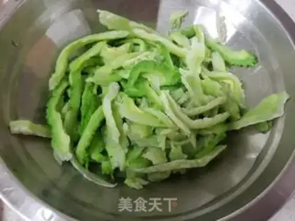 Make A bitter melon with onions step 2