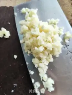 Make Beef paste evaporation needle mushrooms step 2