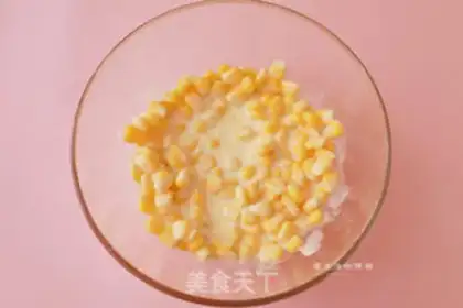 Make Corn bean cream rolls step 1