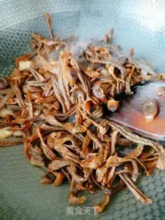 Make Antler mushroom fried meat step 5