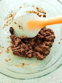 Make Chocolate iceberg cake step 4